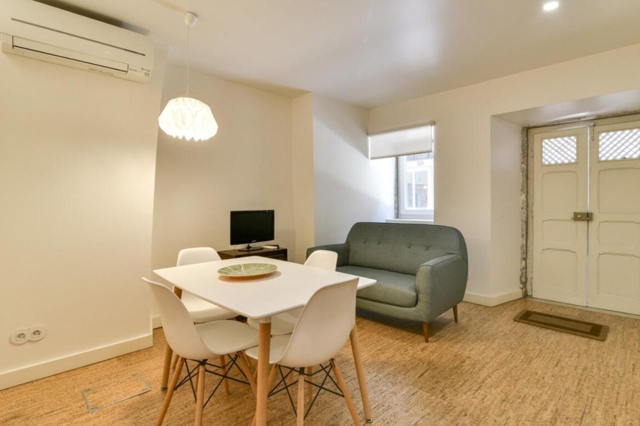 New With Easy Access In Traditional Area Lejlighed